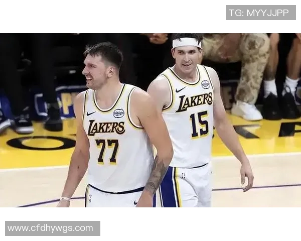 NBA最新积分榜更新：马刺登顶第二，湖人遭遇惨败，独行侠脱离倒数第二