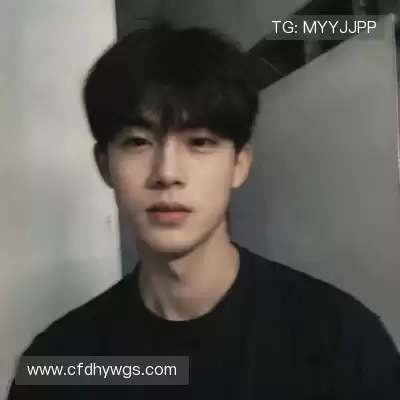 侯跃雯